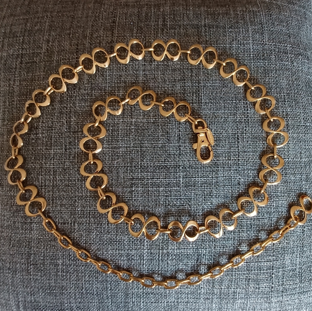 EUC New York & Company Goldtone Figure 8 Shape Chain Link Belt